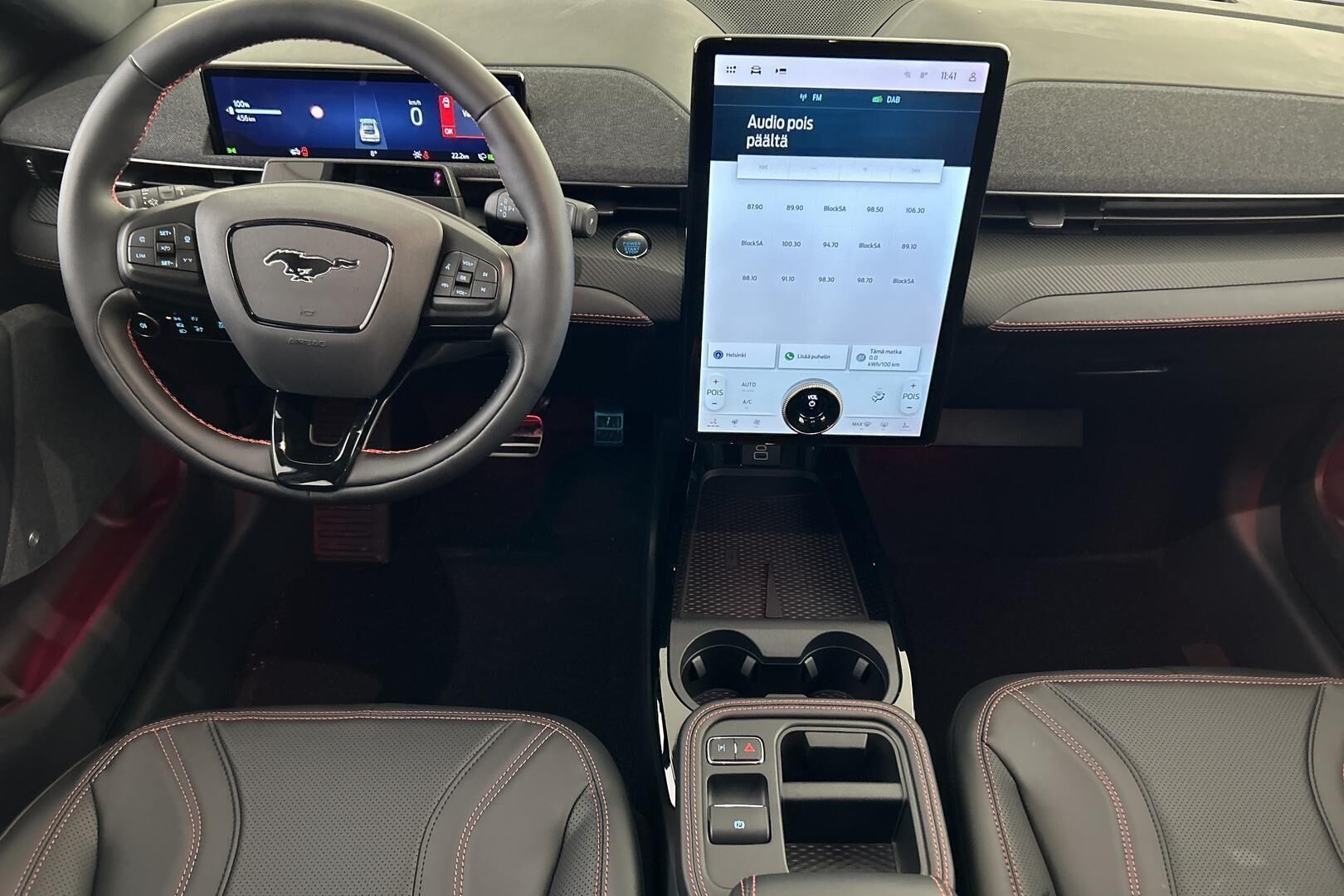 Ford Mustang Mach-E iso kuva 14