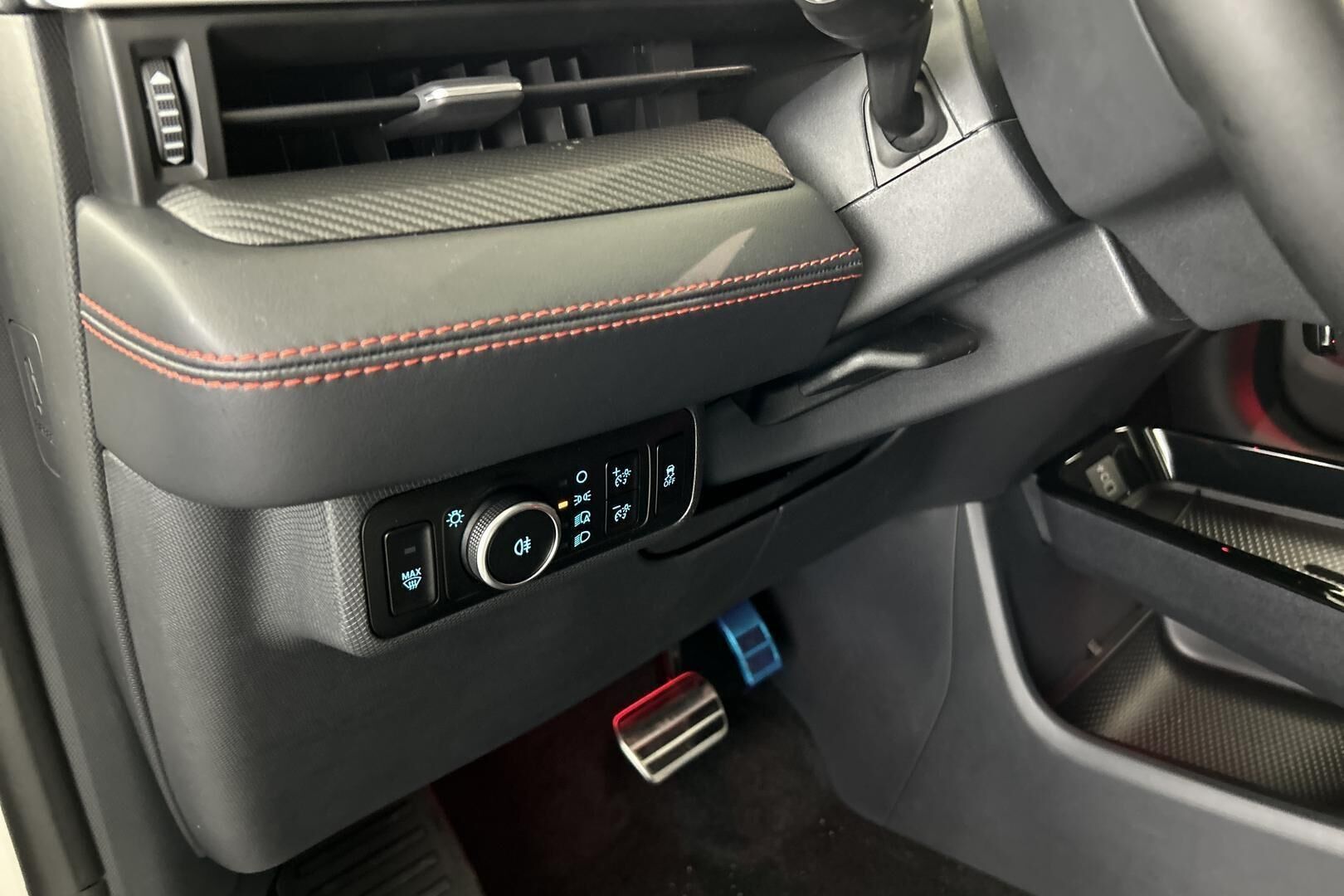 Ford Mustang Mach-E iso kuva 28