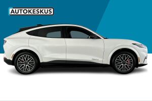 Ford Mustang Mach-E esikatselu 3