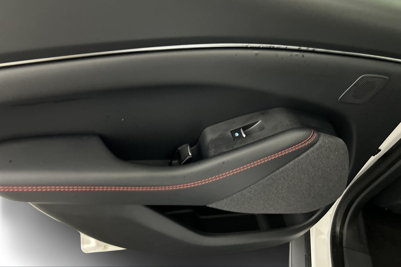 Ford Mustang Mach-E iso kuva 31