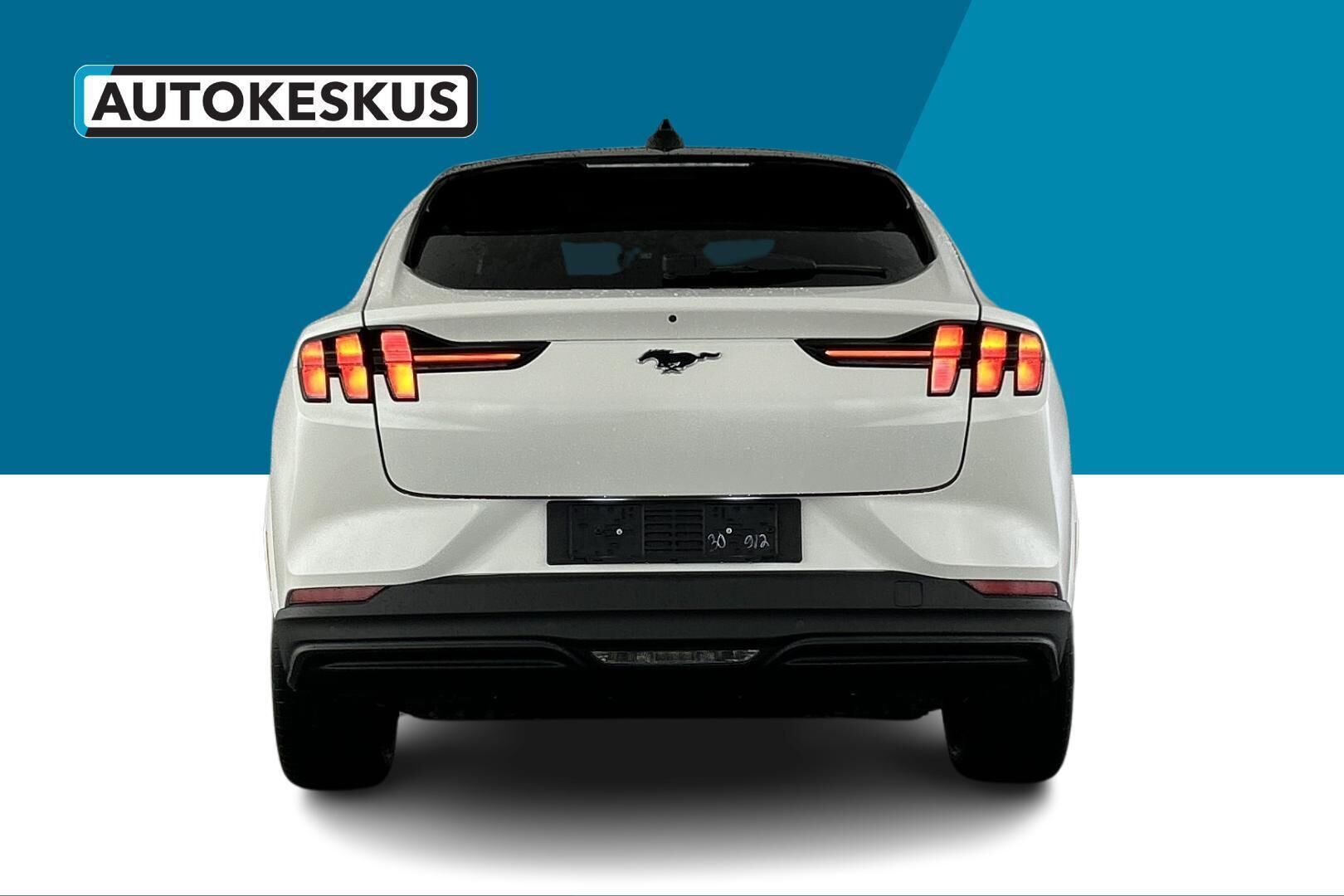 Ford Mustang Mach-E iso kuva 5