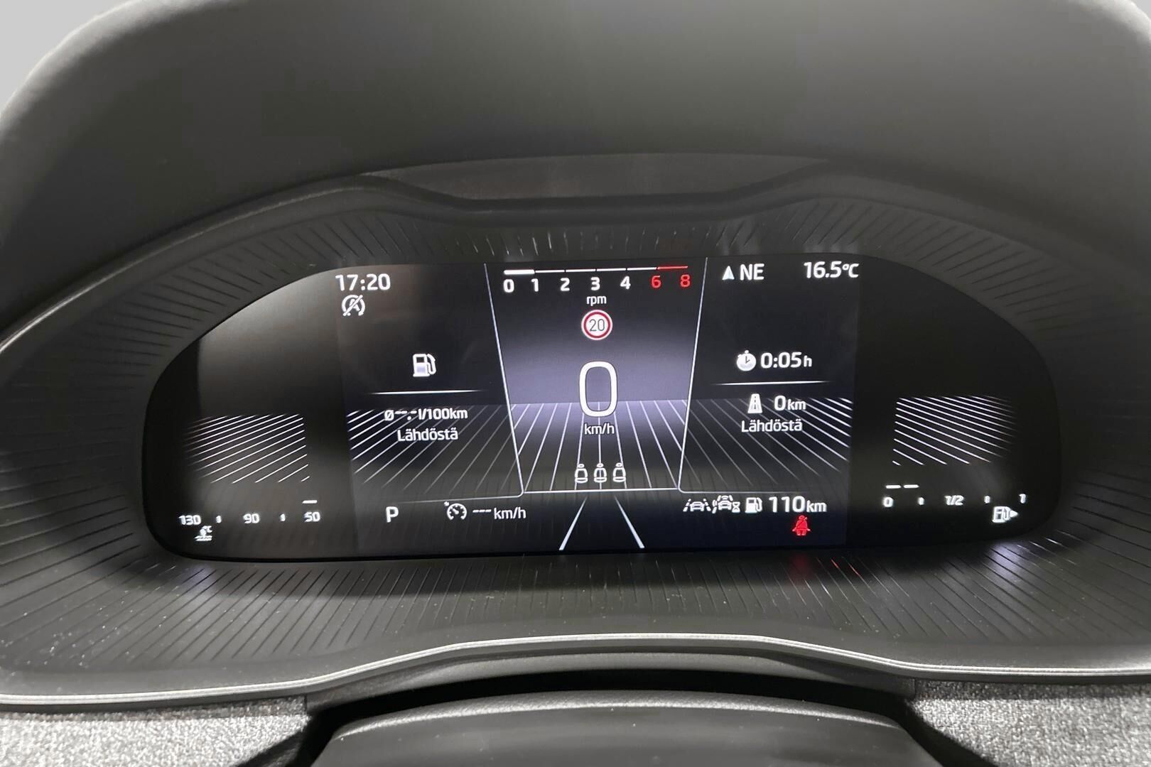 Skoda Scala iso kuva 13