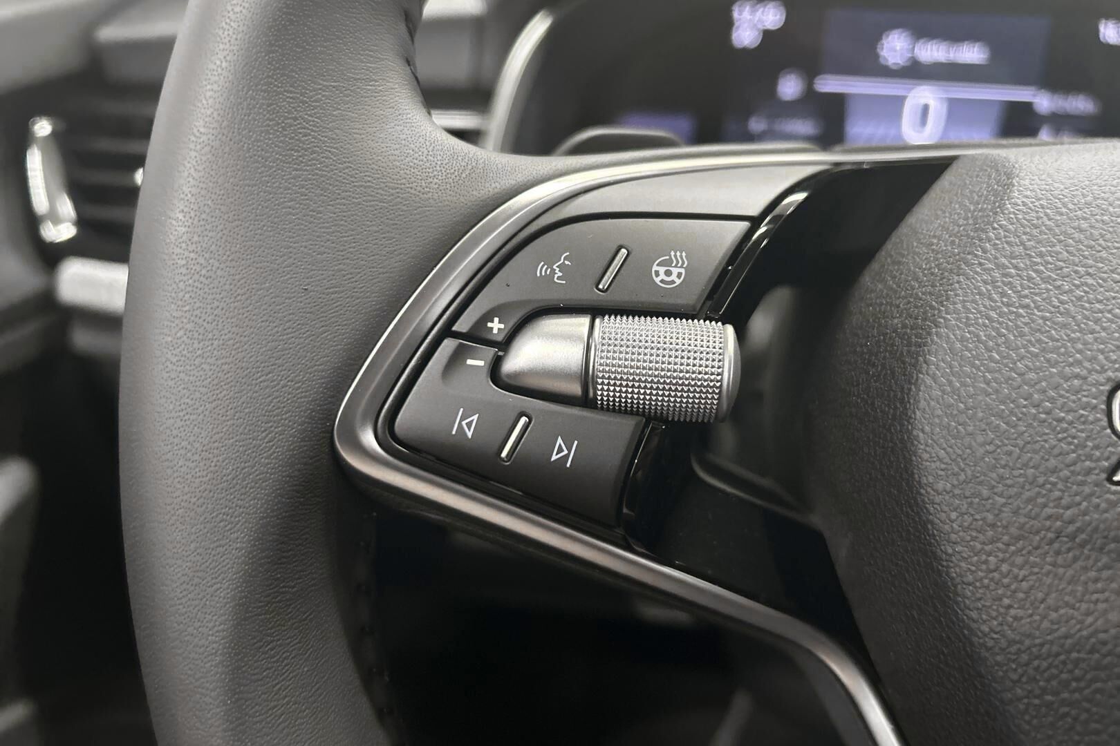 Skoda Scala iso kuva 14