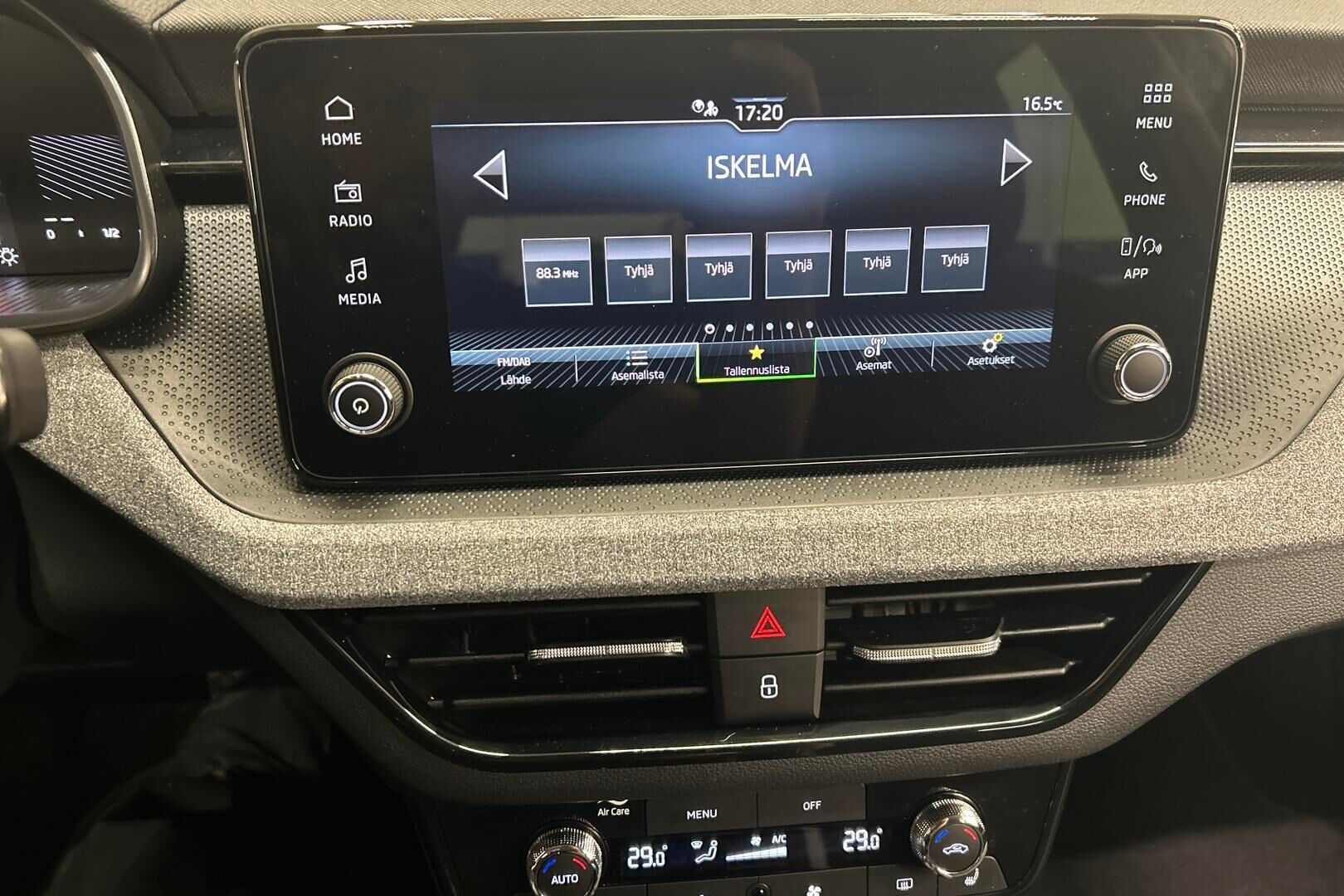 Skoda Scala iso kuva 16