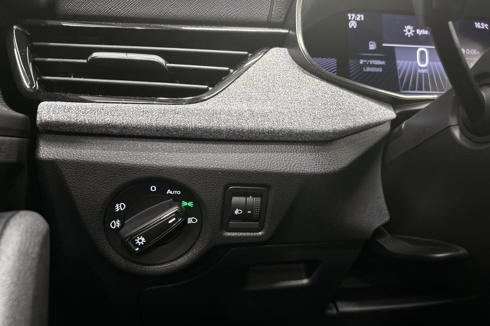 Skoda Scala iso kuva 21