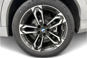 BMW iX2 esikatselu 12