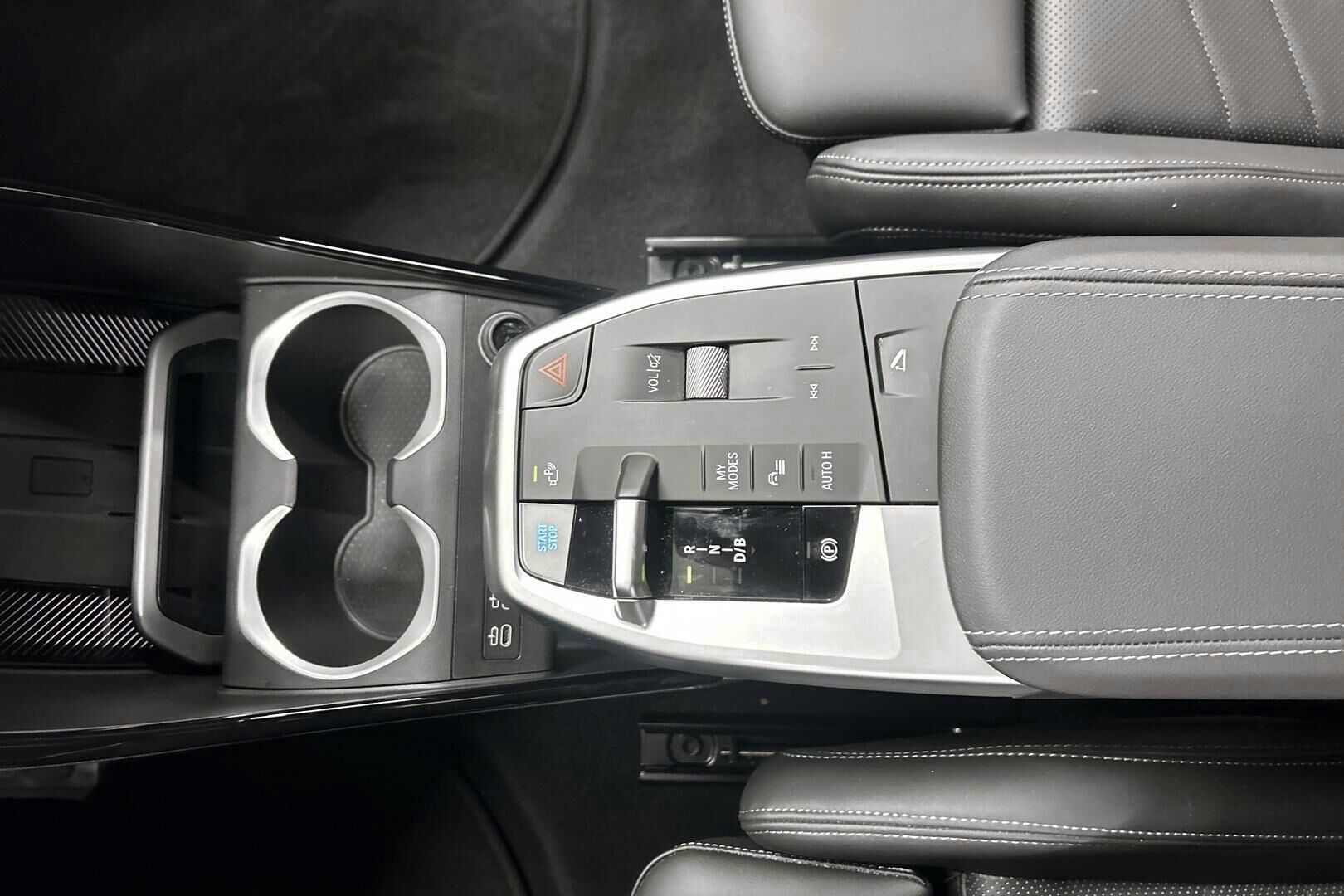 BMW iX2 iso kuva 16