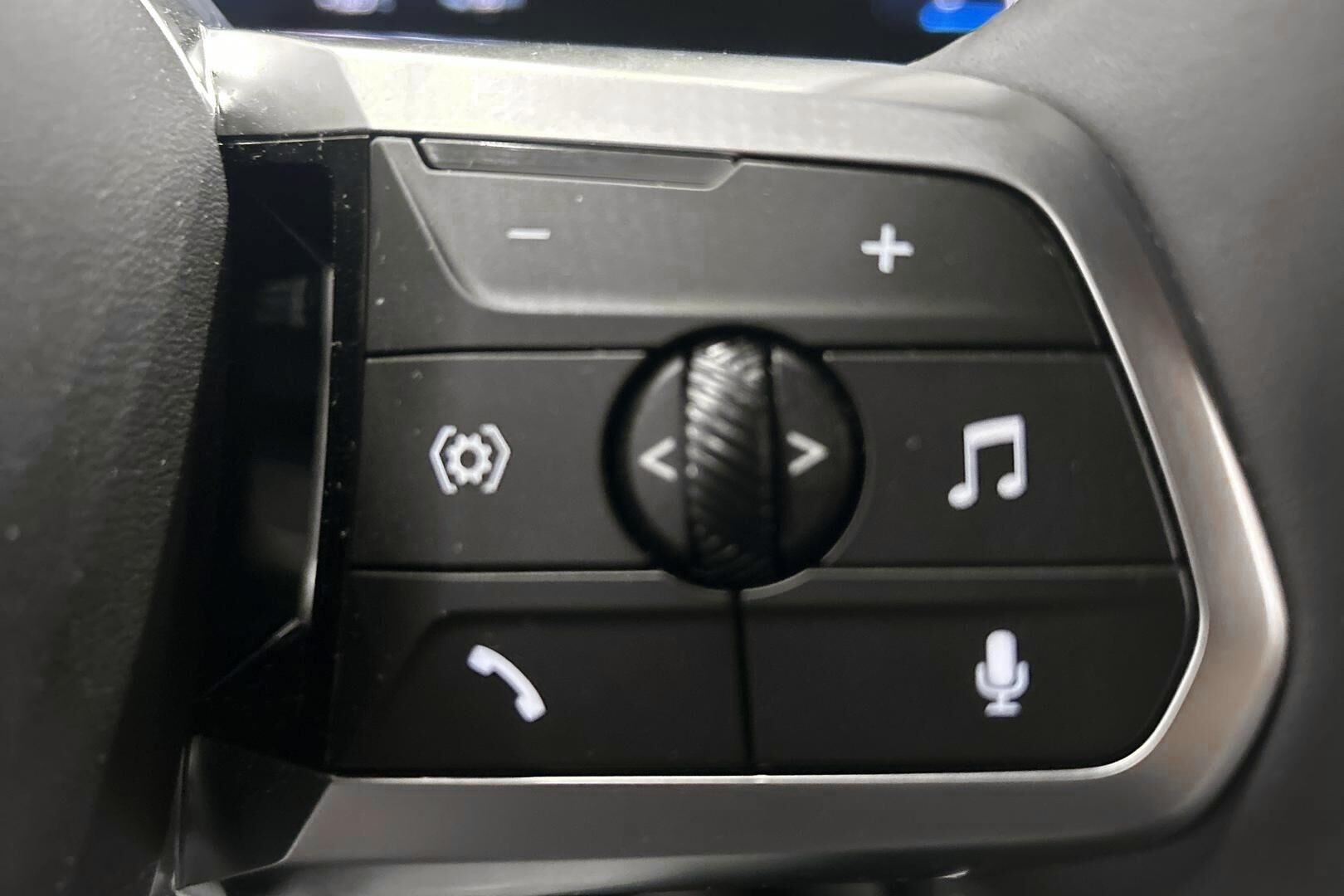 BMW iX2 iso kuva 17
