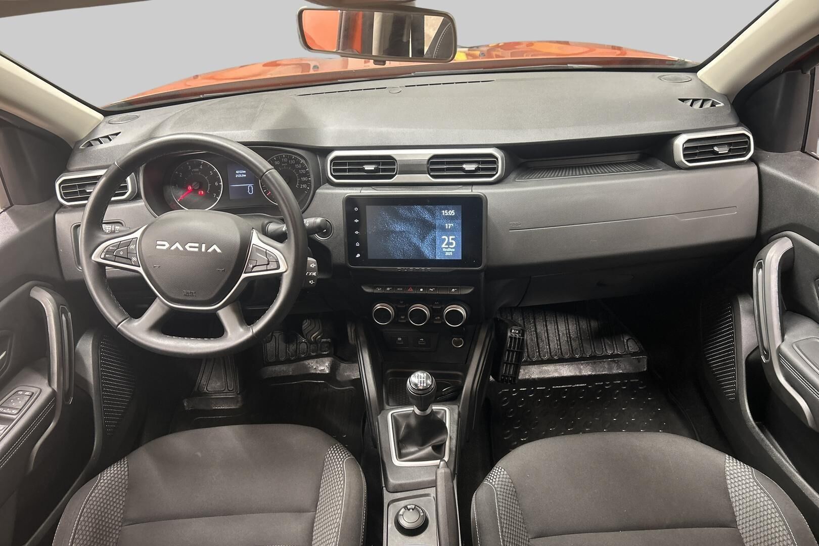 Dacia Duster iso kuva 21