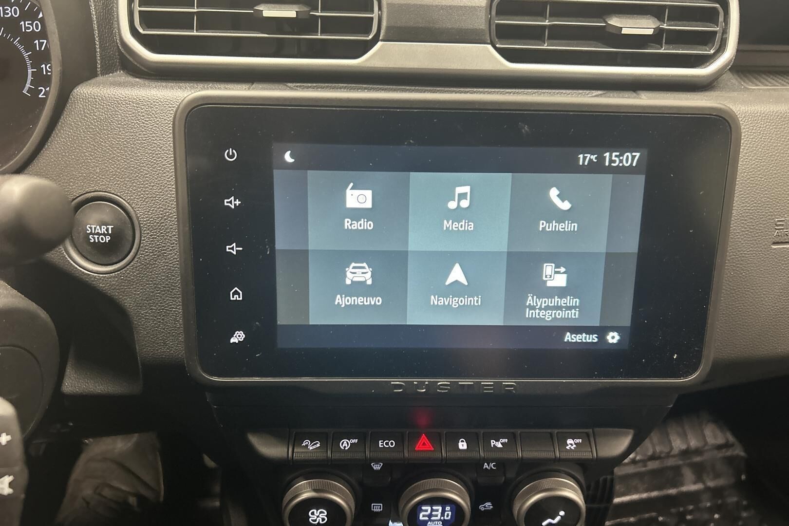 Dacia Duster iso kuva 13