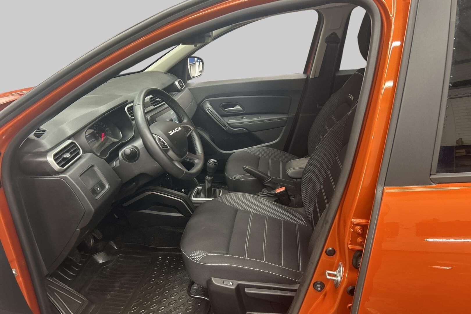 Dacia Duster iso kuva 8