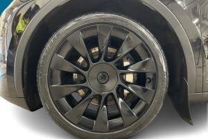 Tesla Model Y esikatselu 10