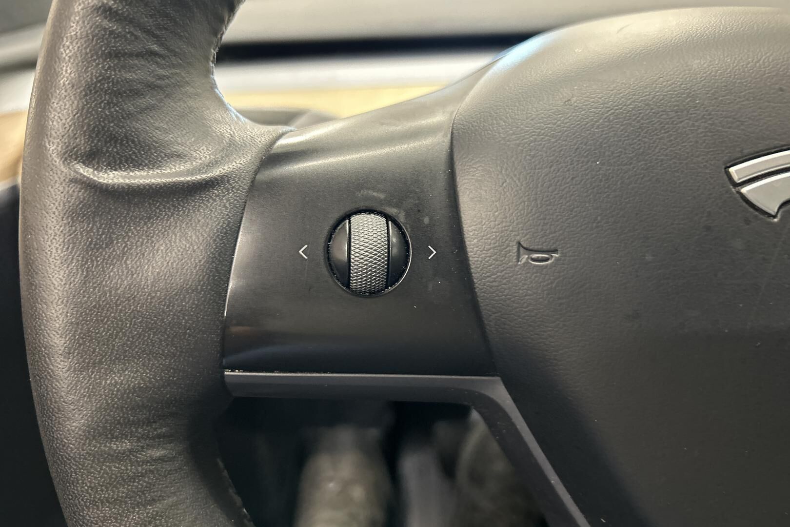 Tesla Model Y iso kuva 19