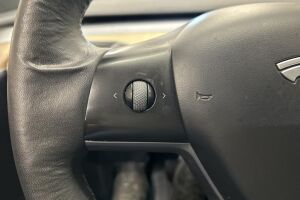 Tesla Model Y esikatselu 19