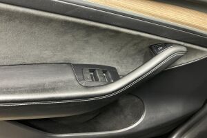 Tesla Model Y esikatselu 20