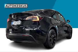 Tesla Model Y esikatselu 5
