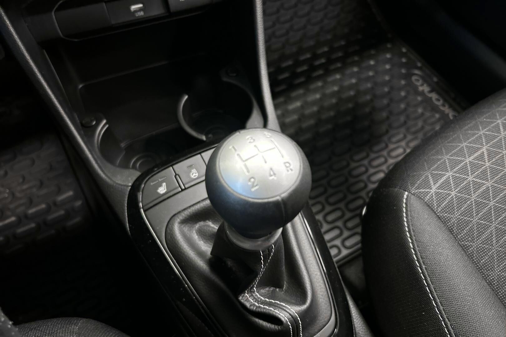 Kia Picanto iso kuva 18