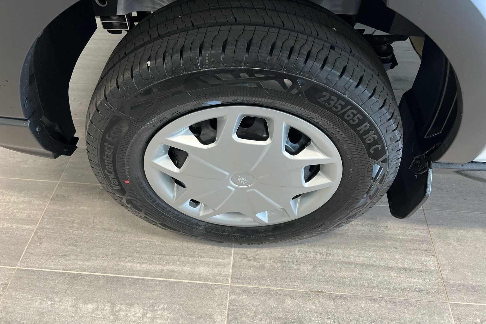 Ford Transit iso kuva 10