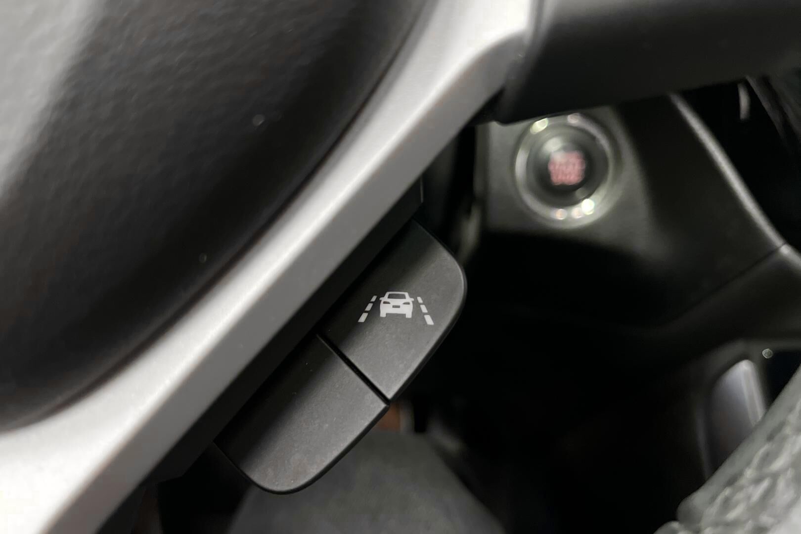 Suzuki S-Cross iso kuva 15