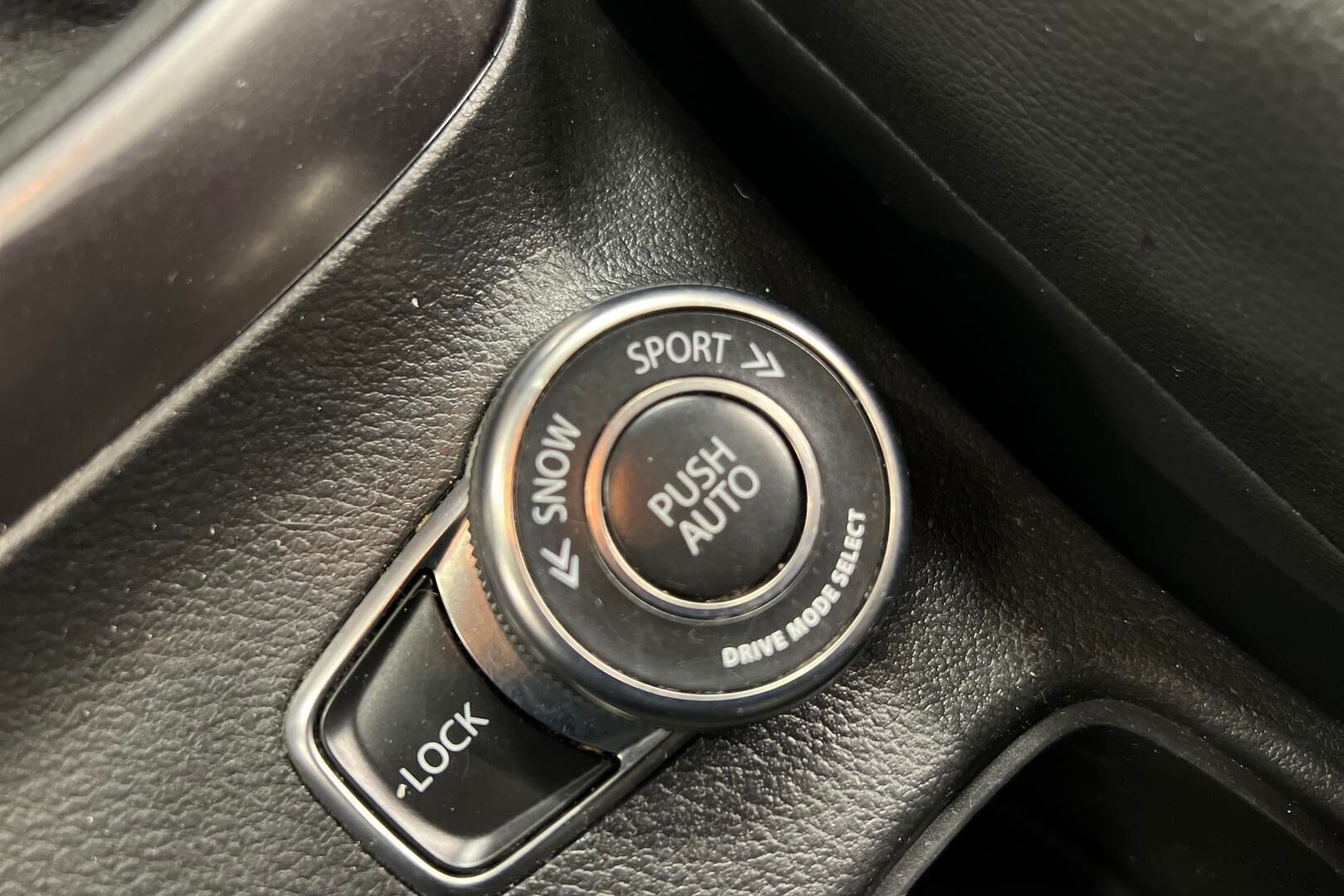 Suzuki S-Cross iso kuva 24