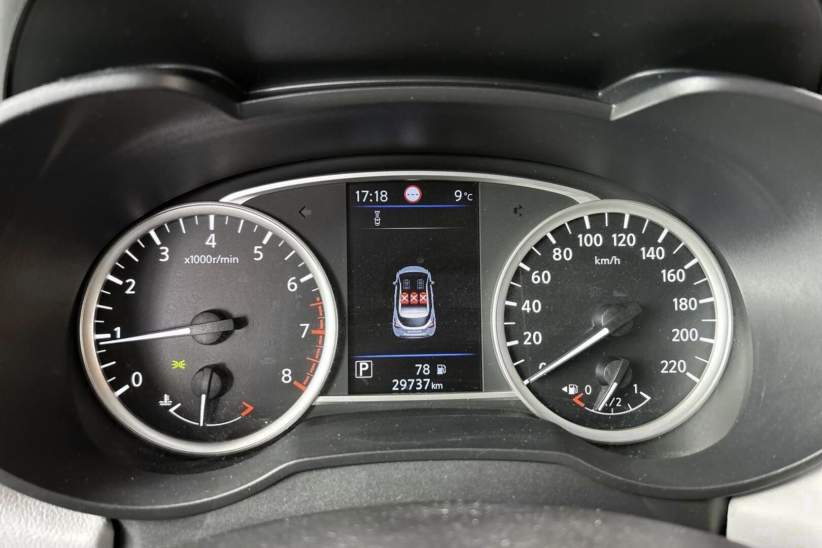 Nissan Micra iso kuva 12