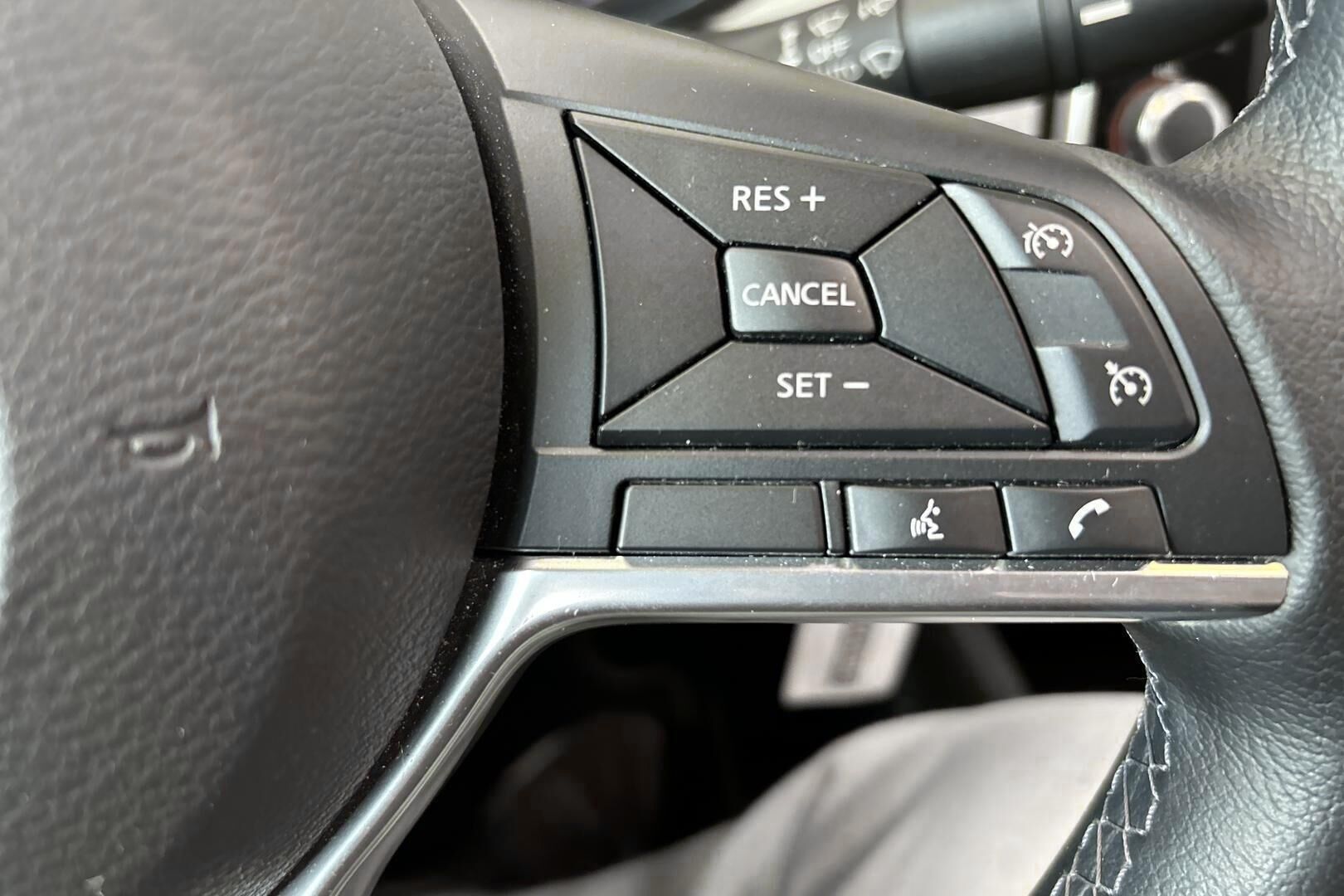 Nissan Micra iso kuva 18