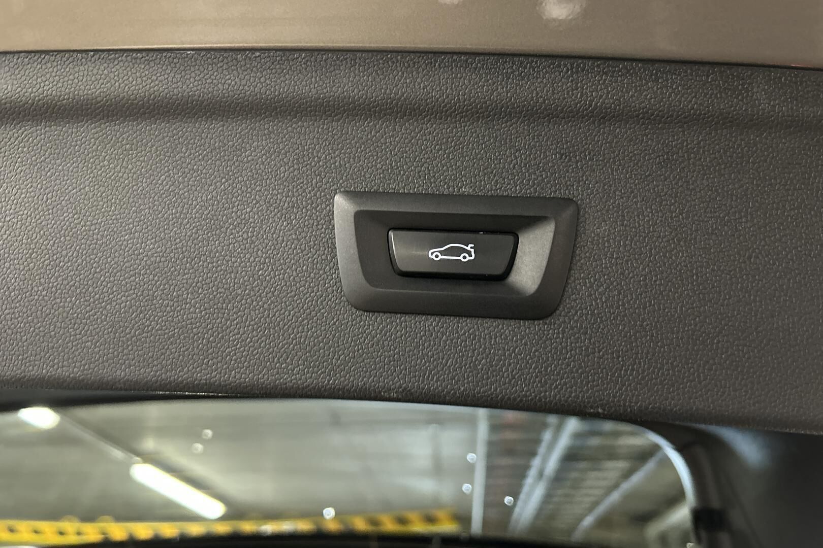 BMW iX iso kuva 15
