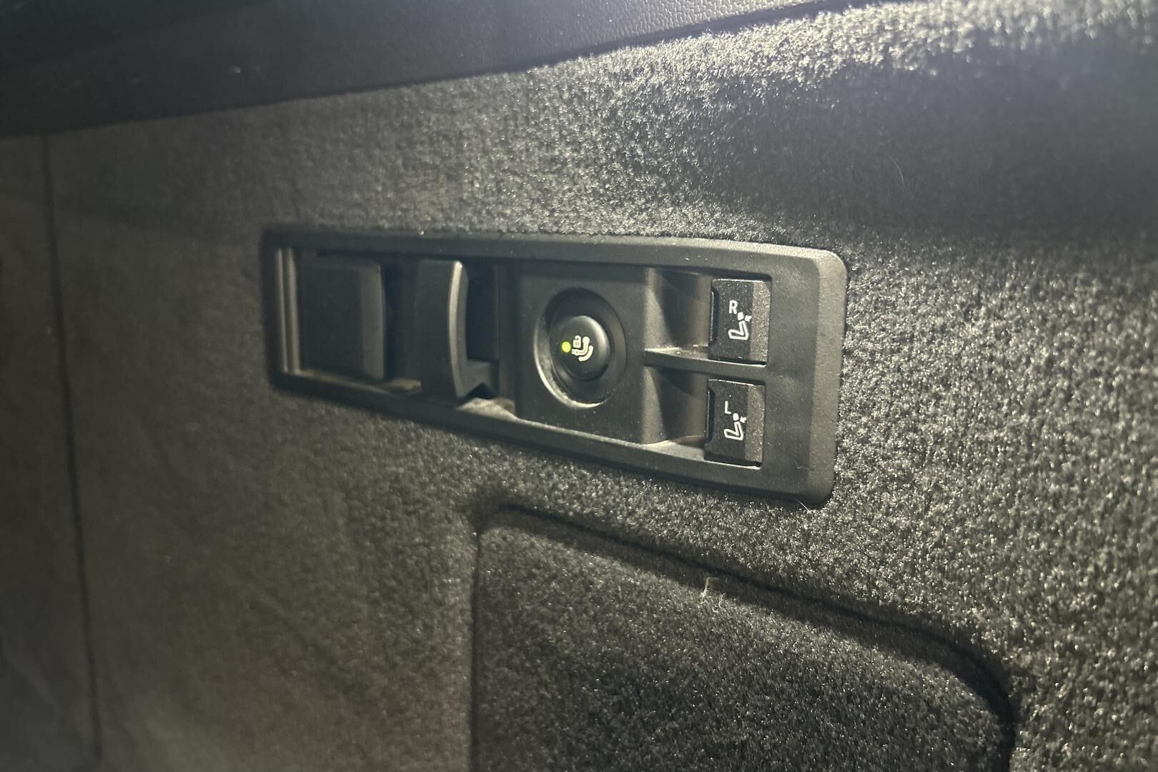 BMW iX iso kuva 16