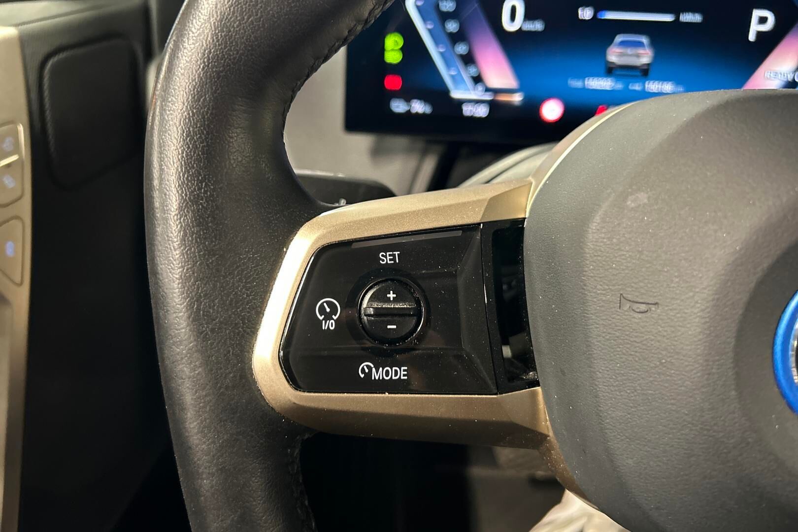 BMW iX iso kuva 19