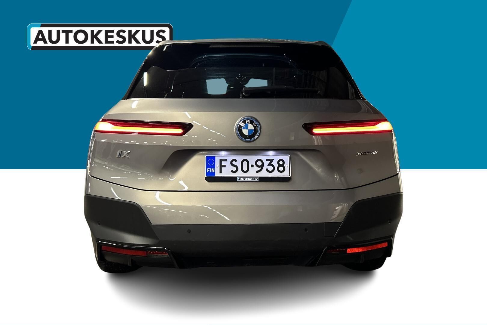 BMW iX iso kuva 6
