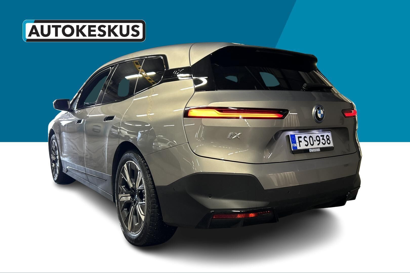 BMW iX iso kuva 7