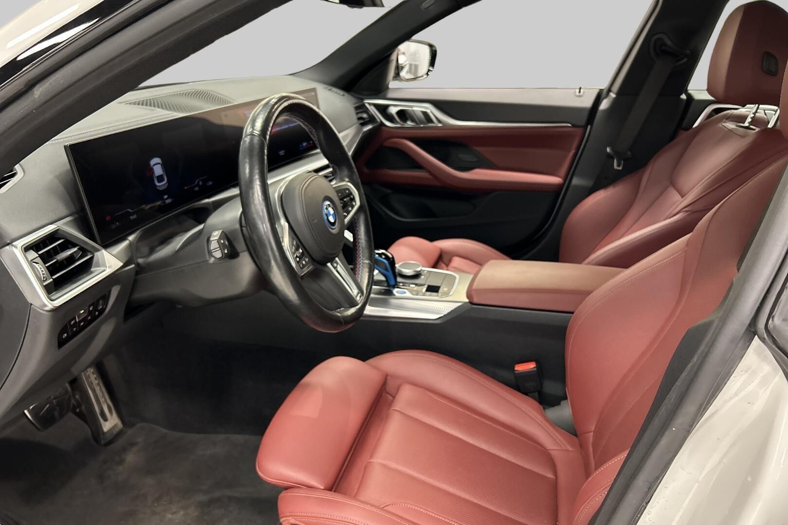 BMW i4 M50 iso kuva 9