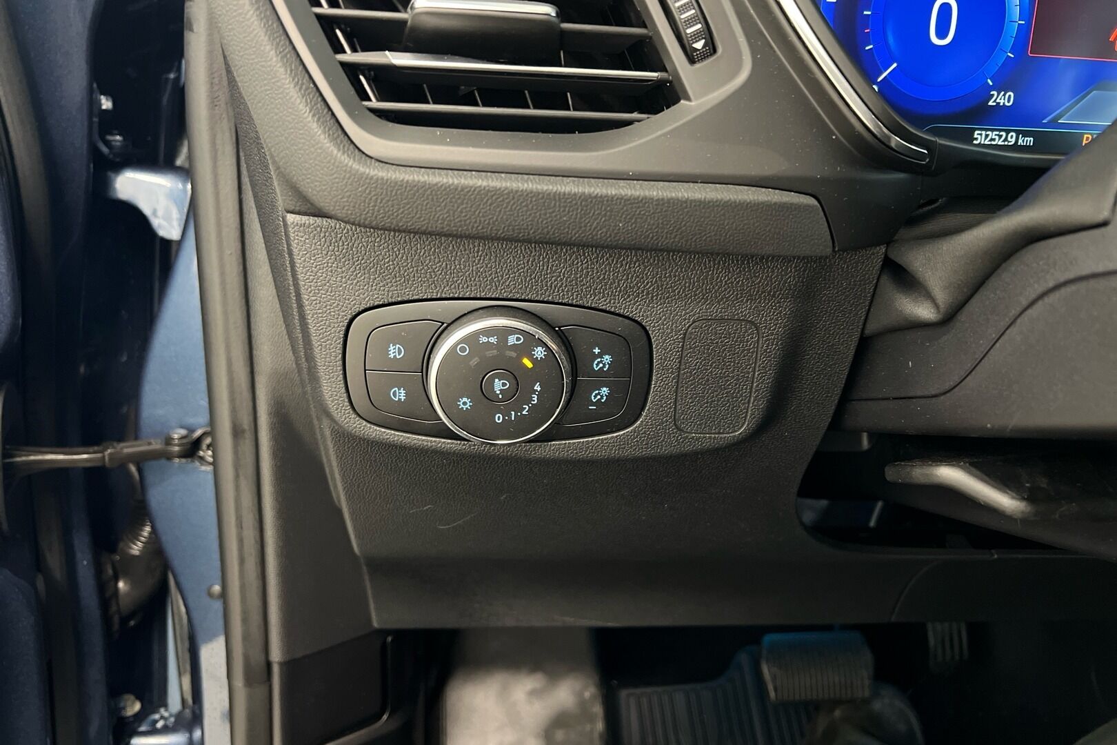 Ford Focus iso kuva 18