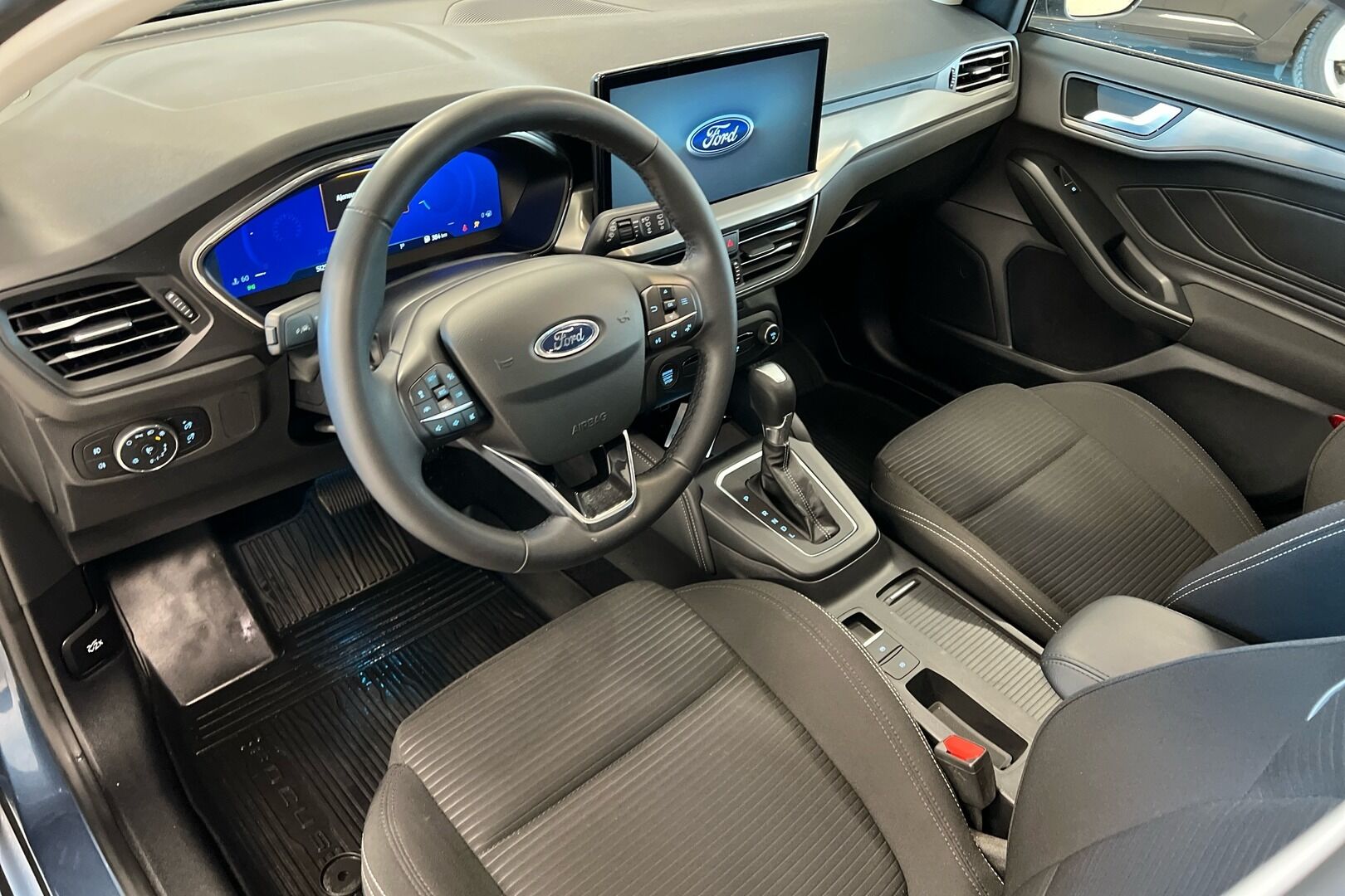 Ford Focus iso kuva 4