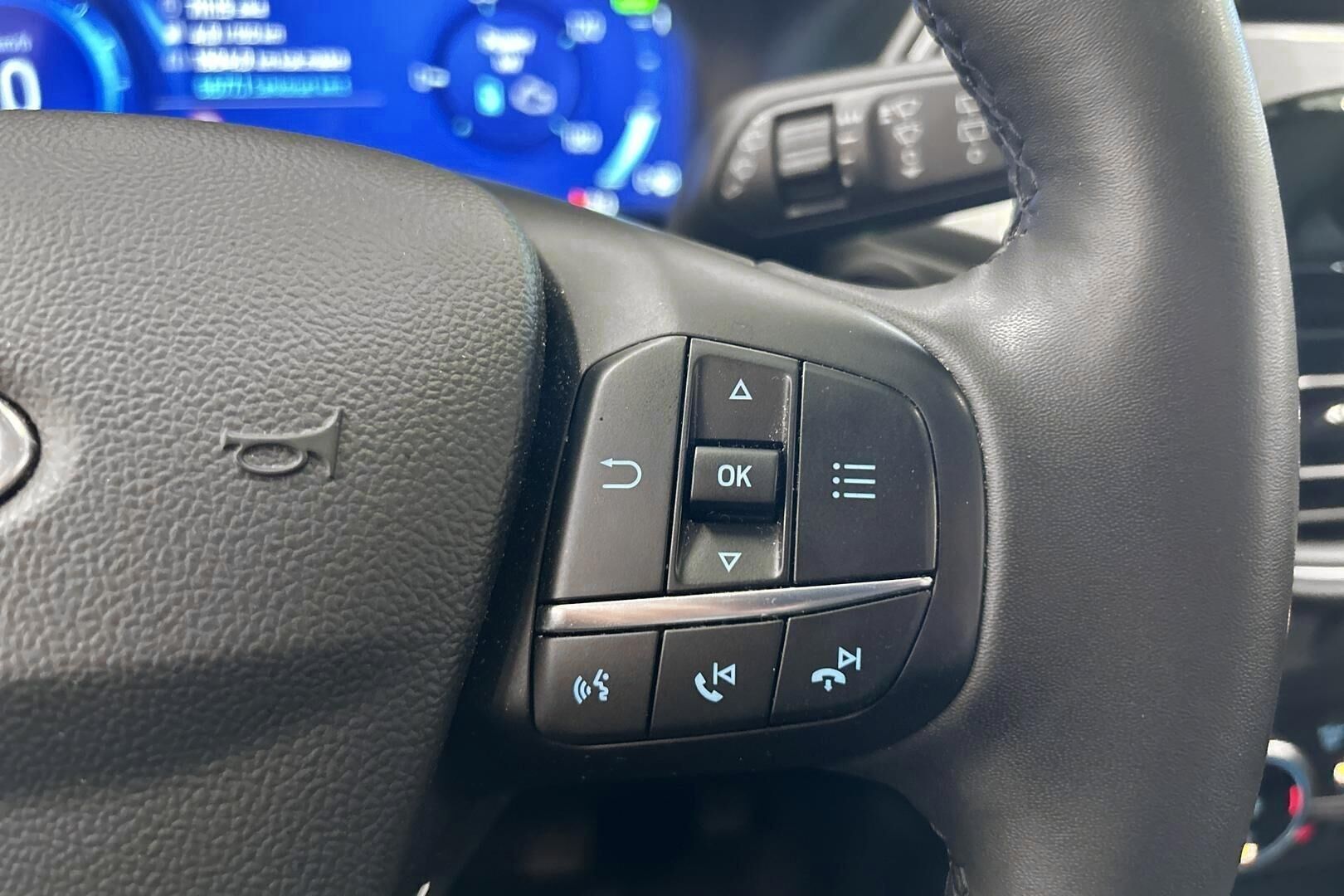 Ford Kuga iso kuva 18