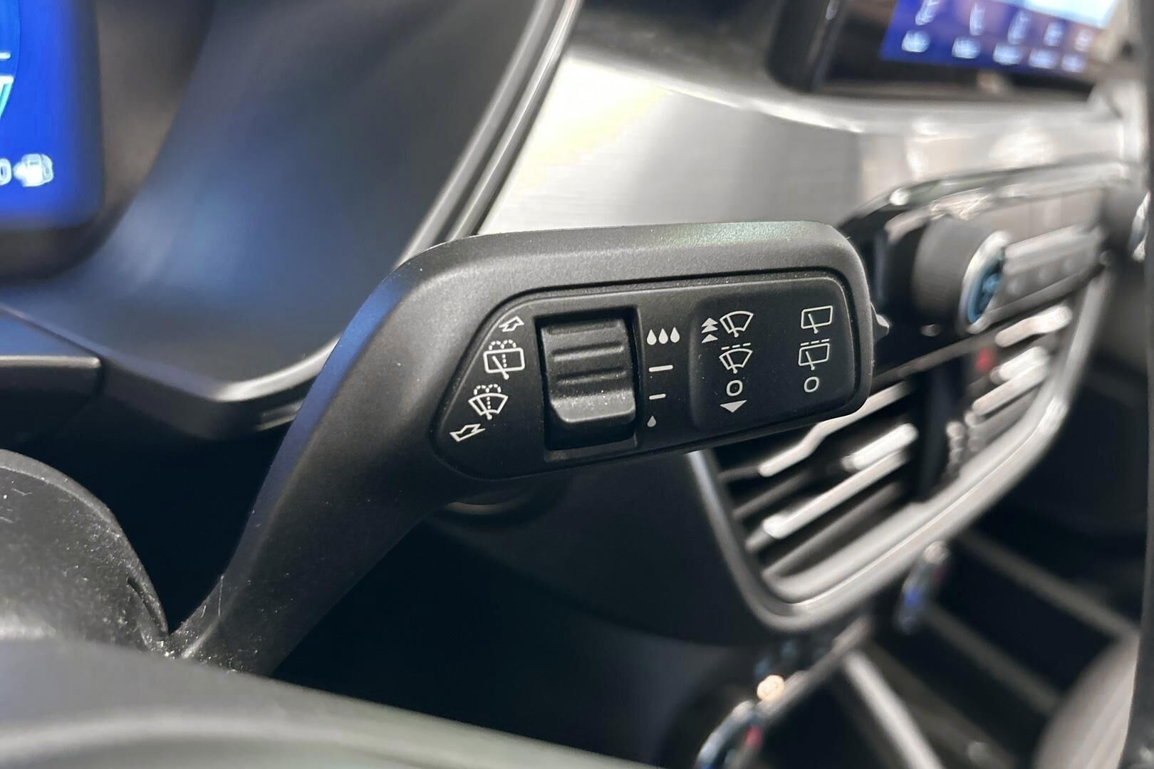 Ford Kuga iso kuva 20