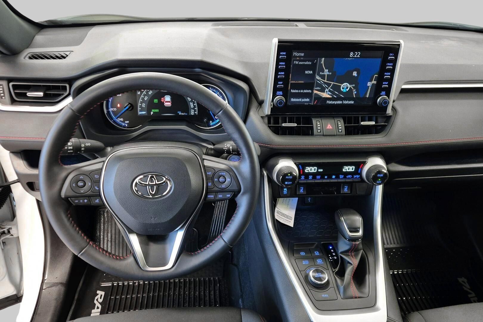 Toyota RAV4 Plug-in iso kuva 7