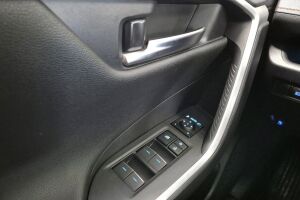 Toyota RAV4 Plug-in esikatselu 14