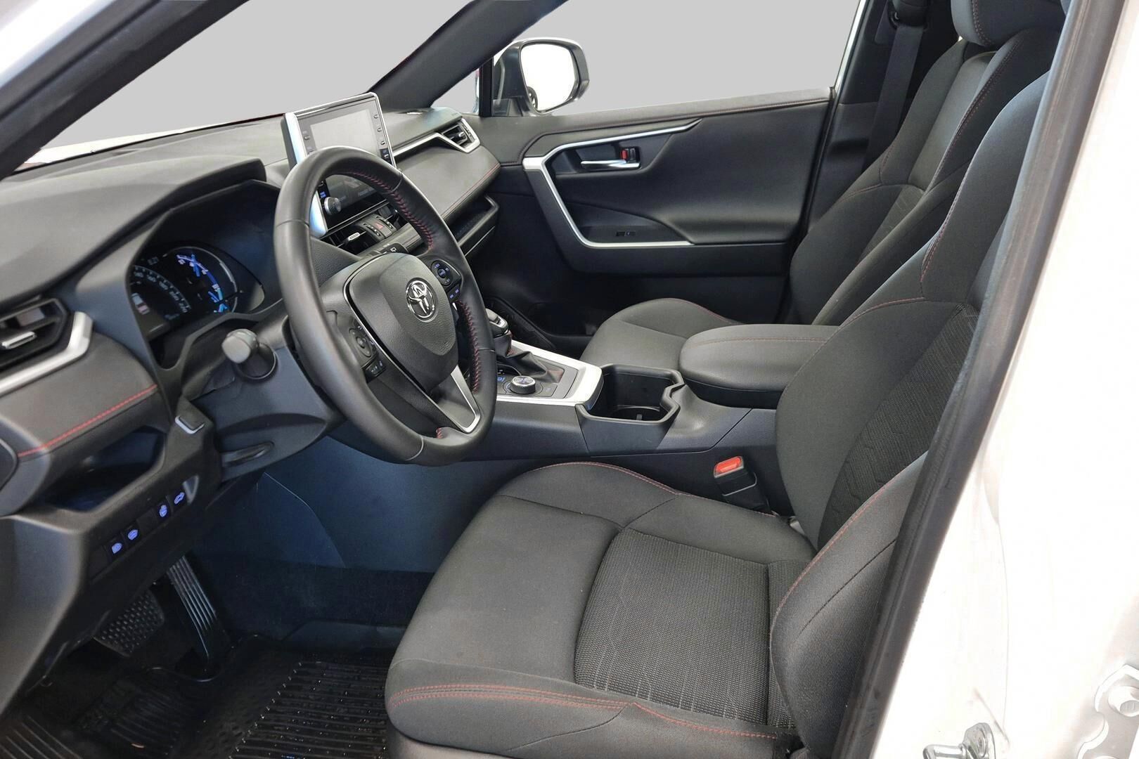 Toyota RAV4 Plug-in iso kuva 5