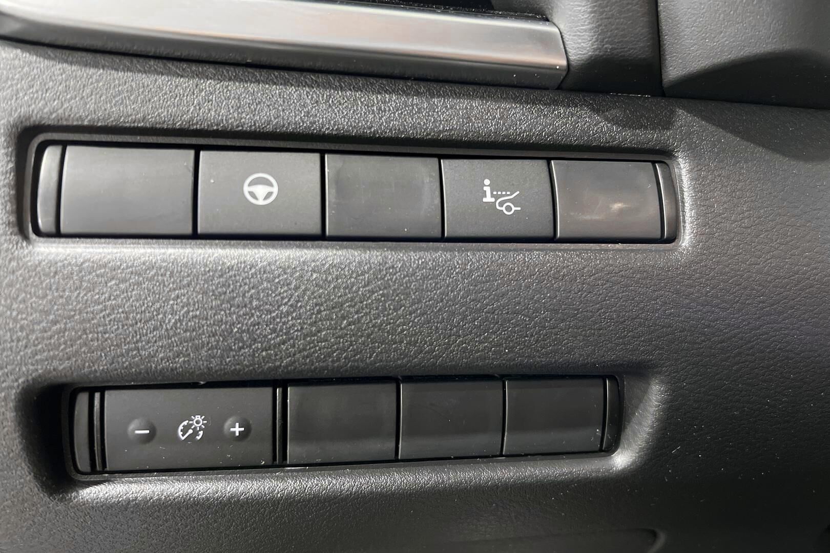 Nissan Qashqai iso kuva 14