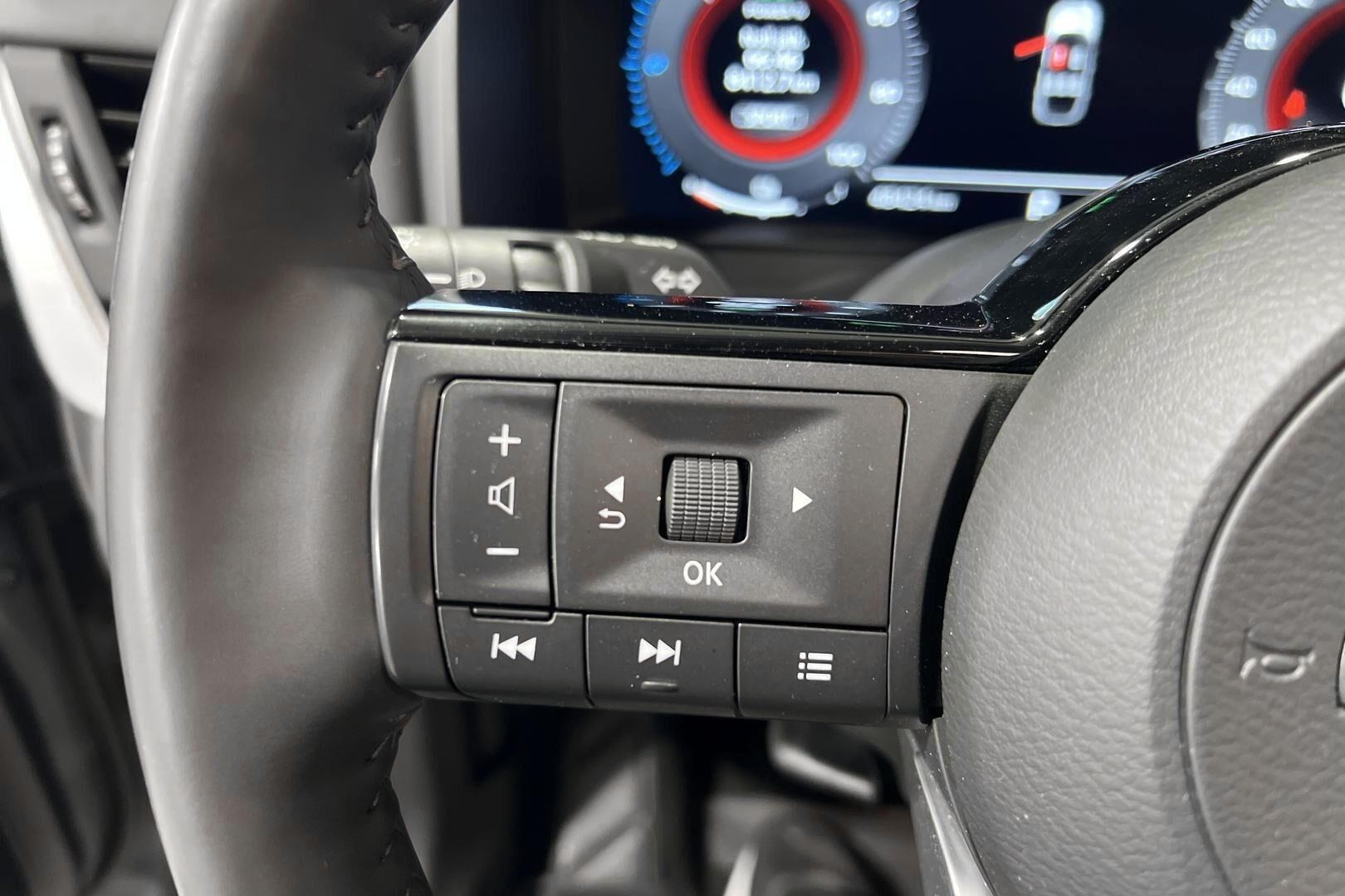 Nissan Qashqai iso kuva 15