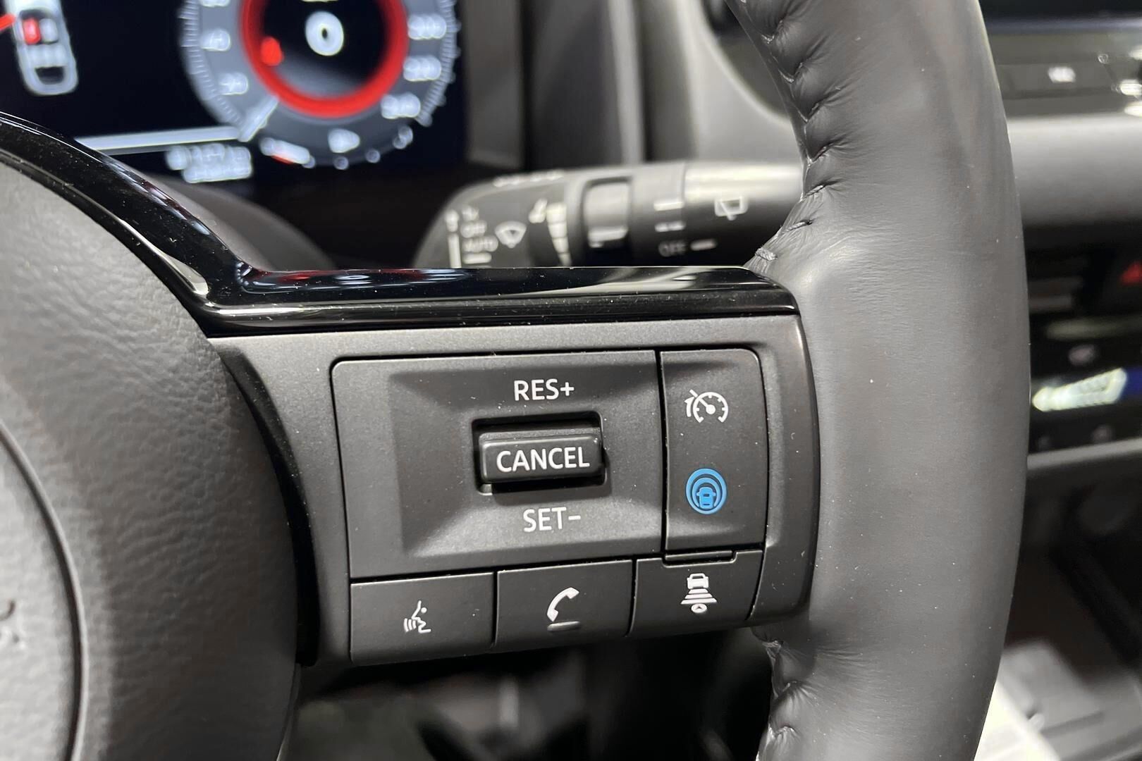 Nissan Qashqai iso kuva 16