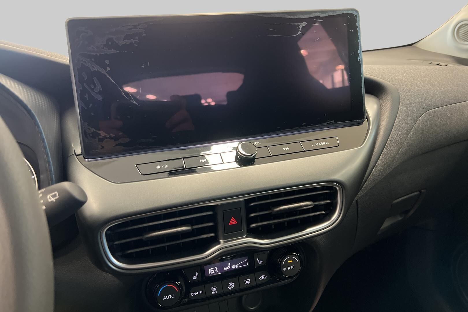 Nissan Juke iso kuva 14