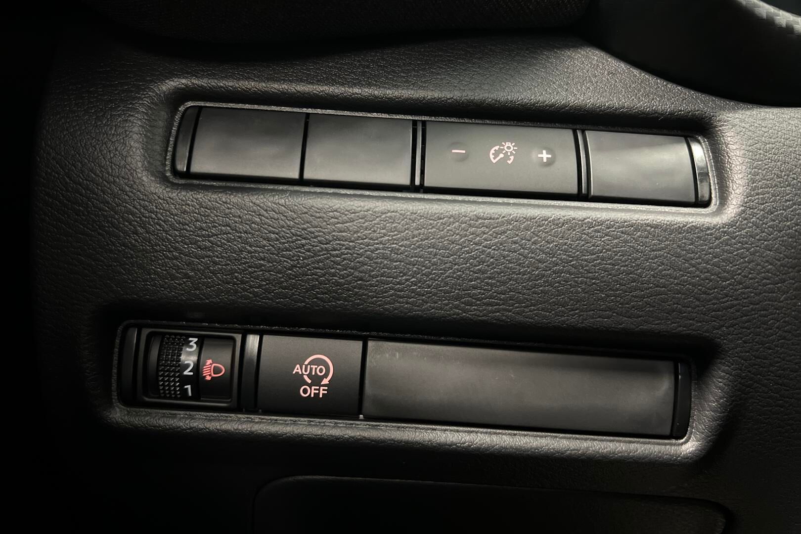 Nissan Juke iso kuva 18