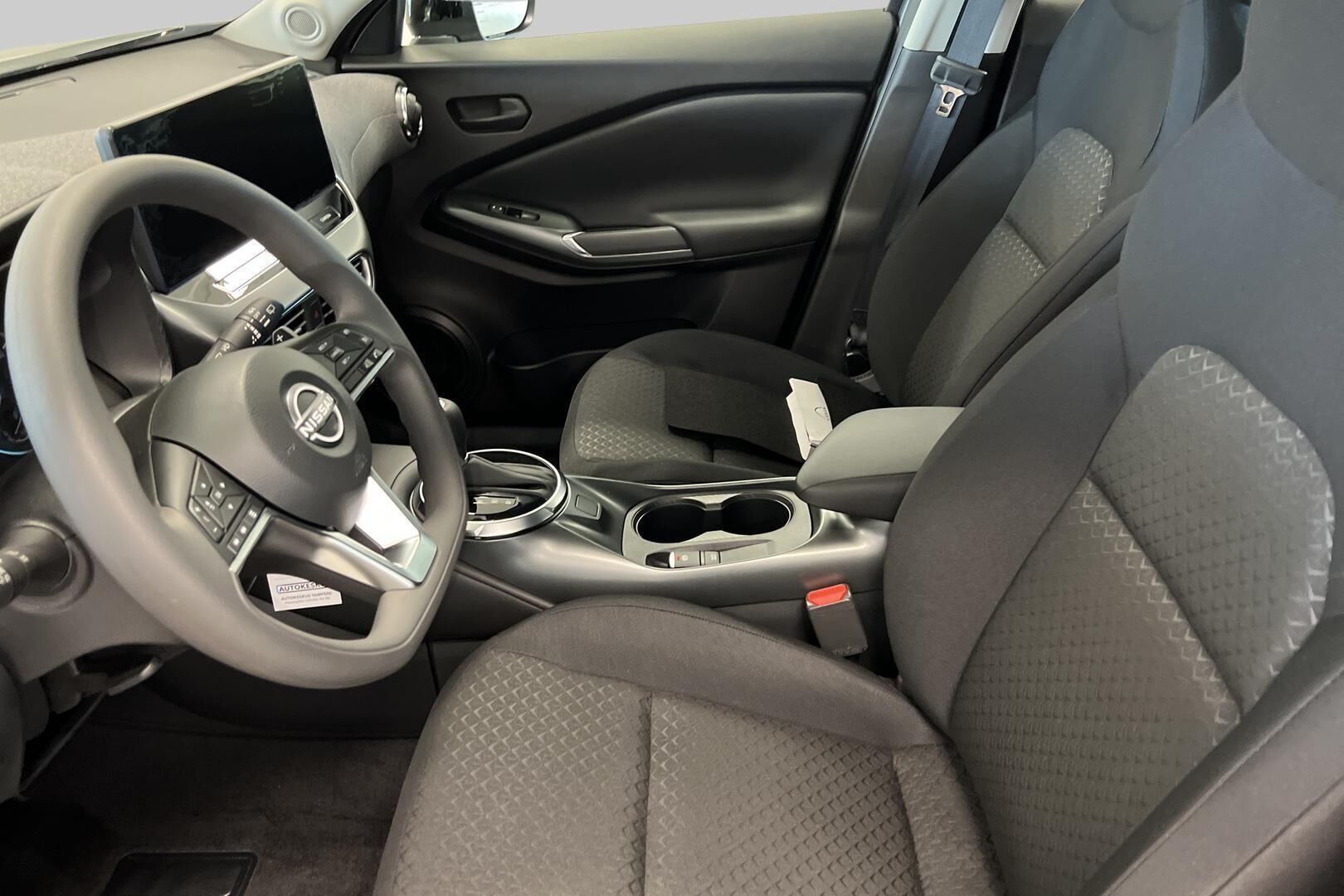 Nissan Juke iso kuva 8
