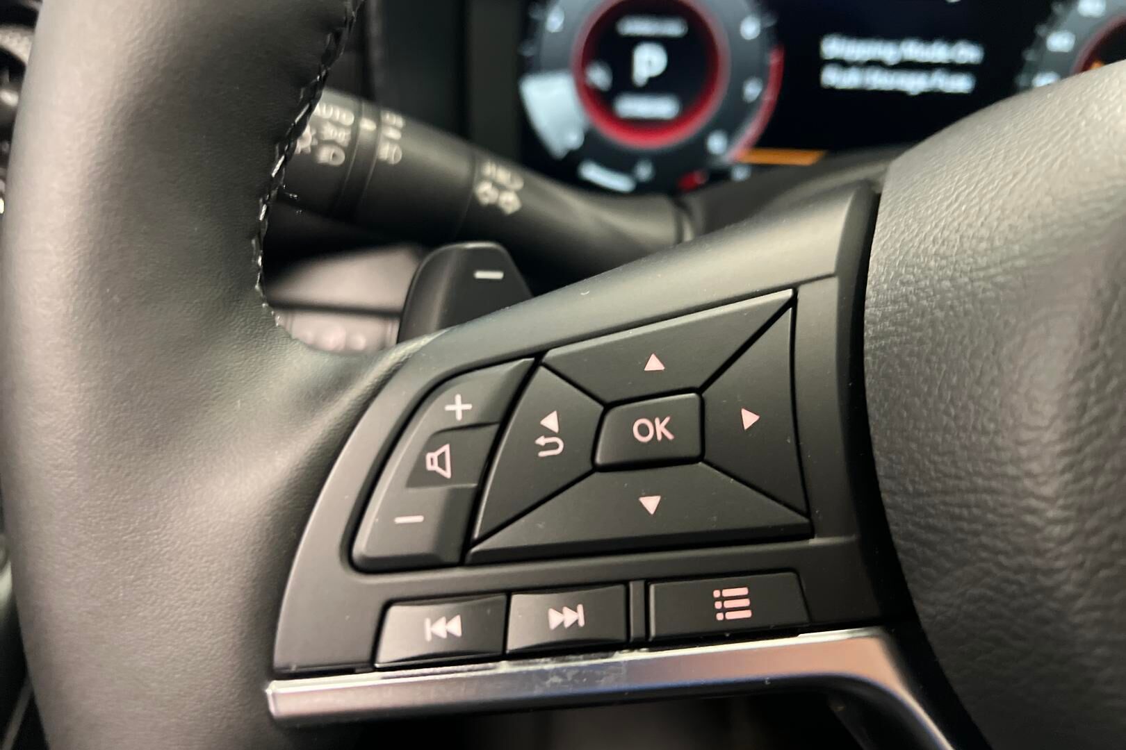 Nissan Juke iso kuva 16