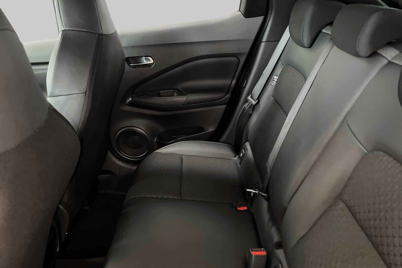 Nissan Juke iso kuva 9