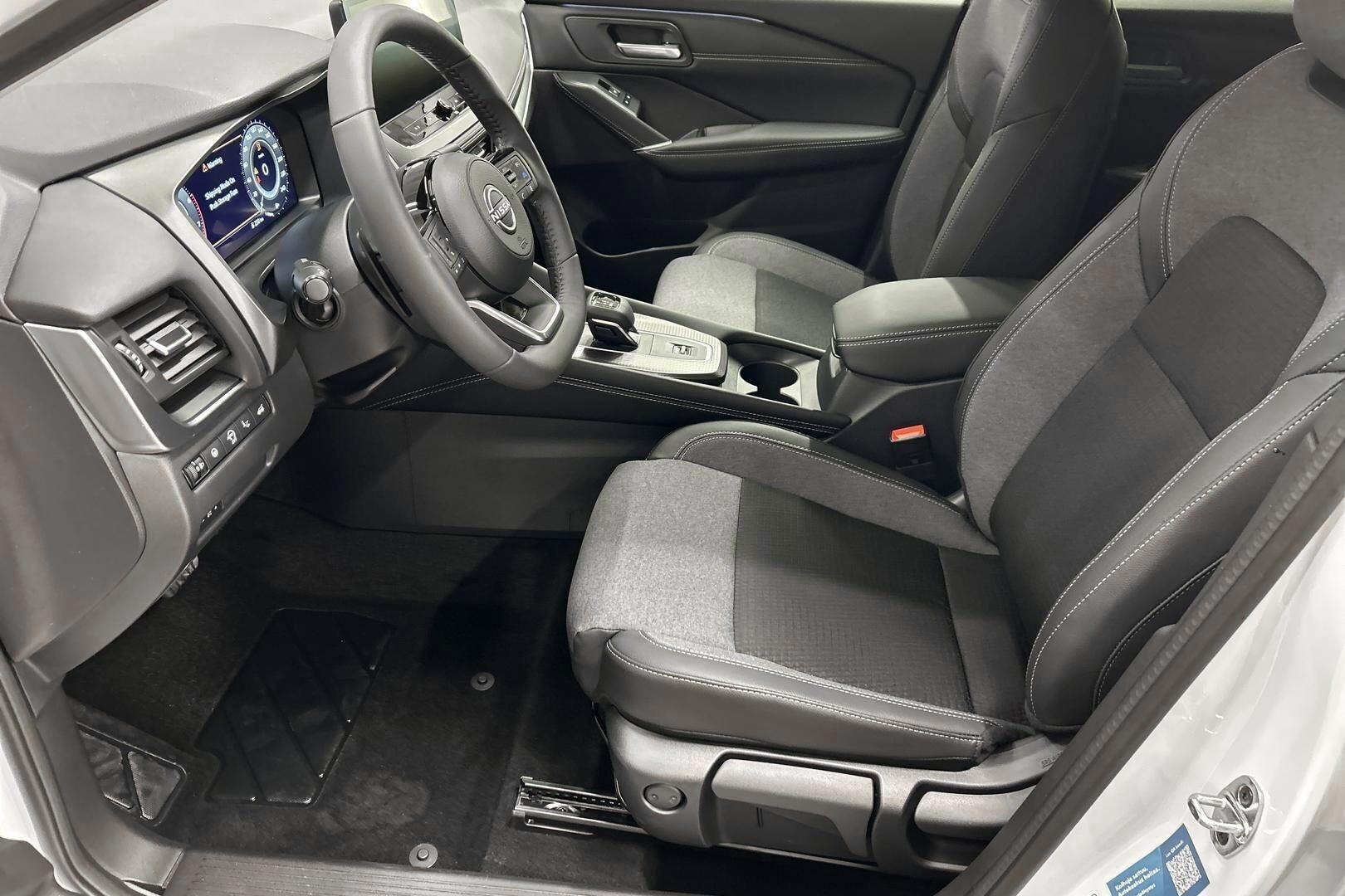 Nissan Qashqai iso kuva 8