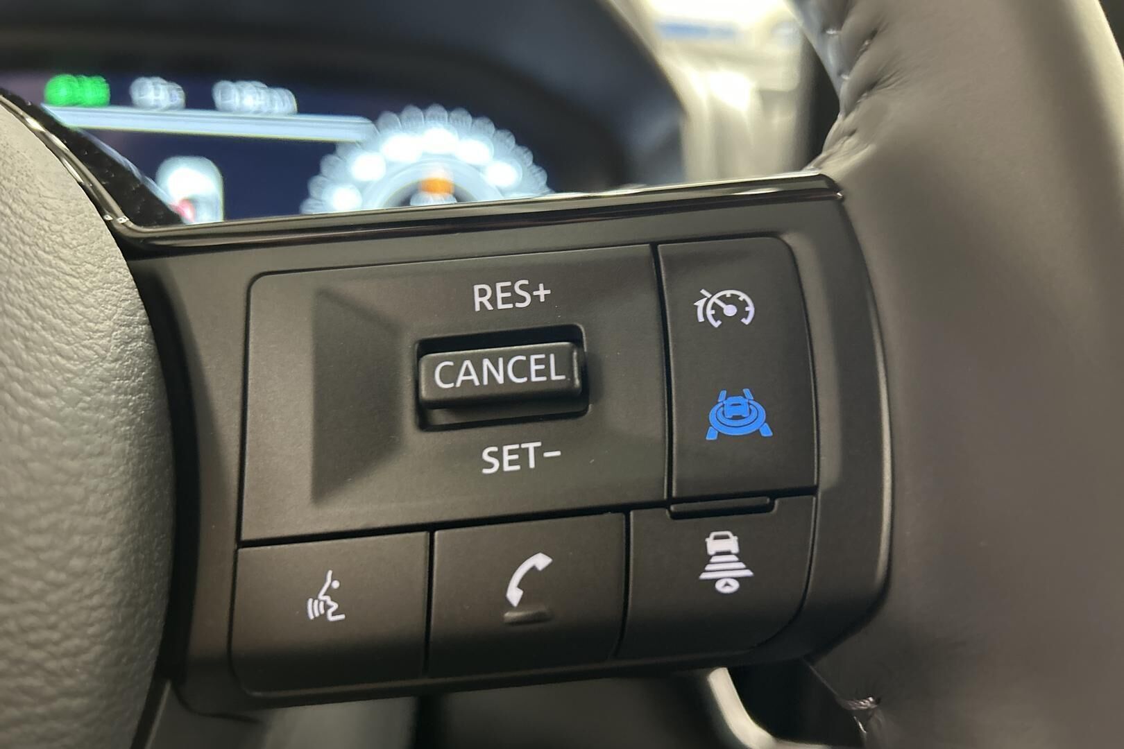 Nissan Qashqai iso kuva 14