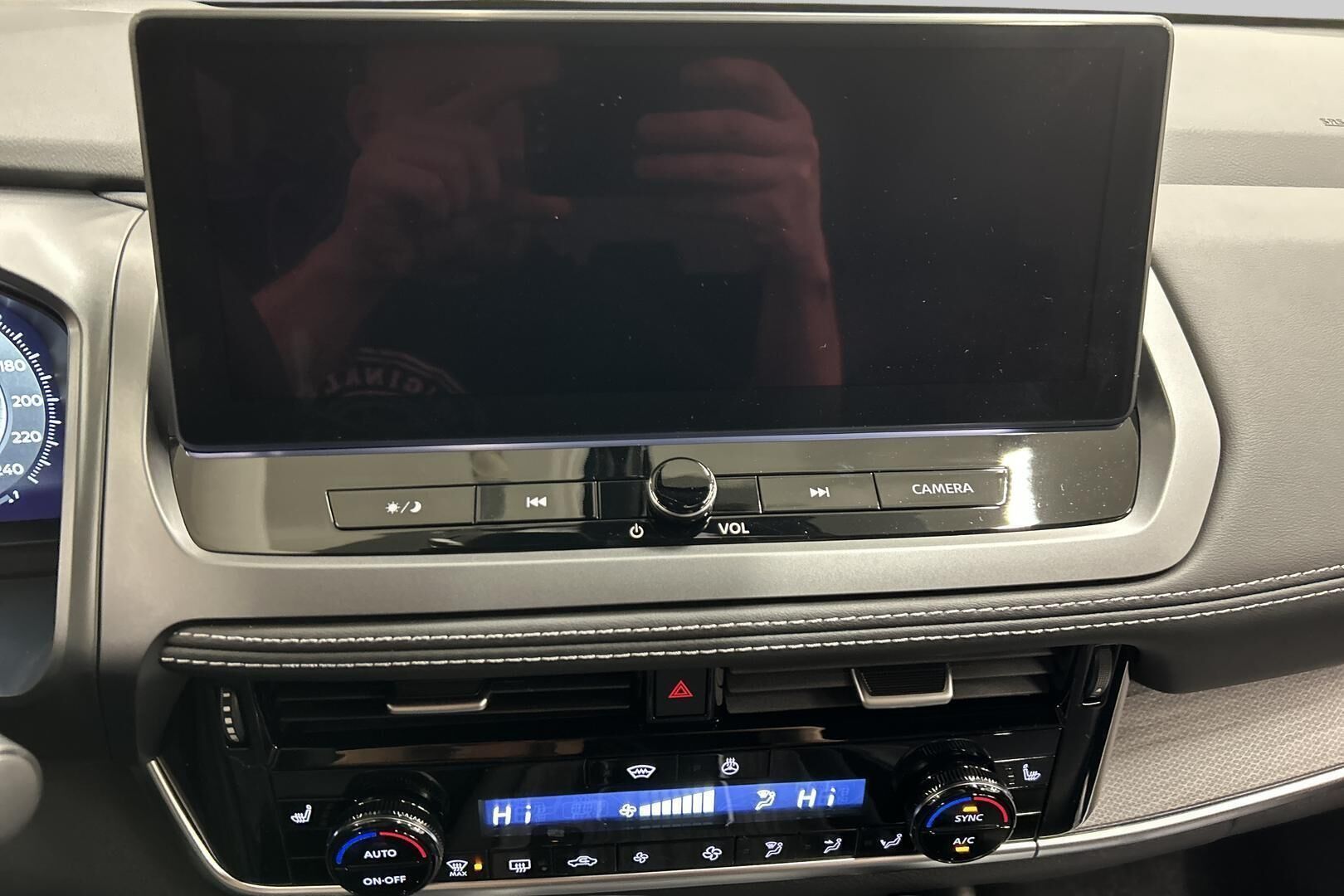 Nissan Qashqai iso kuva 24